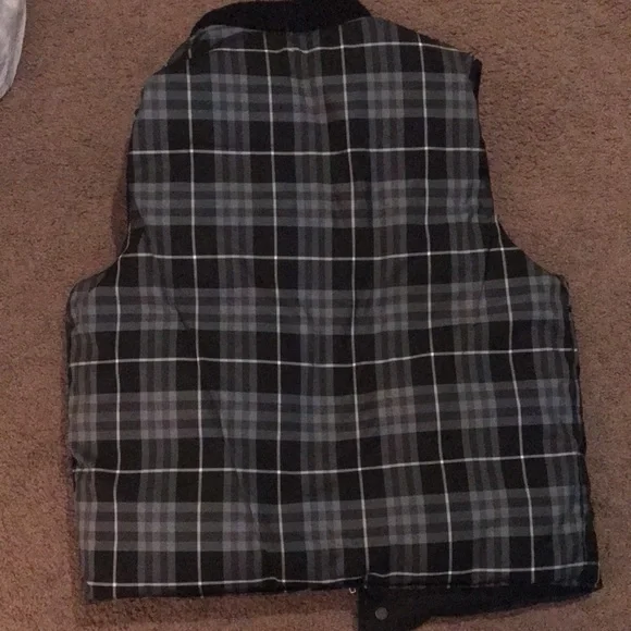 ⚡️✨Burberry Medium Black Check Reversible Puffer Vest✨⚡️ - Picture 8 of 8